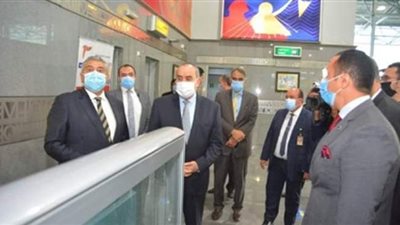 وزير الطيران يتفقد الصالة المخصصة لاستقبال بعثات كأس العالم لكرة اليد