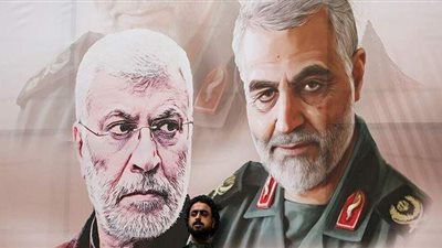 تزامنا مع ذكرى مقتله.. إحراق صور قاسم سليماني في لبنان