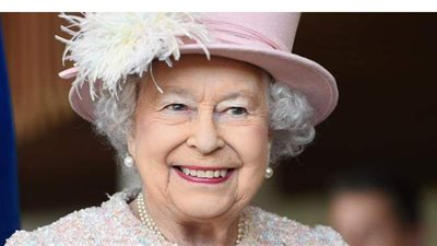 كريم مضاد للشيخوخة.. سر نضارة بشرة الملكة إليزابيث الثانية