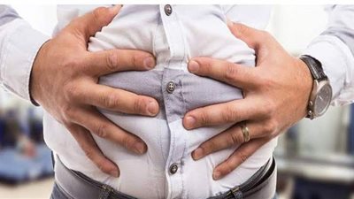 3 مشروبات عشبية تساعدك على علاج الانتفاخ والغازات.. و5 أطعمة تجنبها