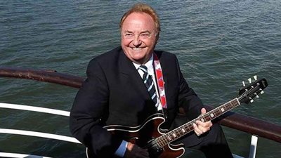 وفاة مغني نشيد ليفربول 