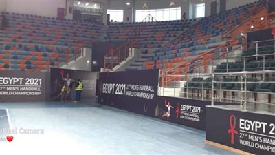 لجنة المتطوعين لمونديال اليد تتابع التدريبات بصالة برج العرب