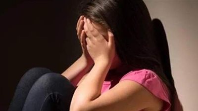 أمام الأطفال وتحت تهديد السلاح.. تفاصيل صادمة في اغتصاب طالبة الطب