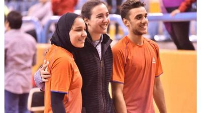 ثلاثي الريشة الطائرة يغادرون القاهرة للمشاركة في بطولة تايلاند