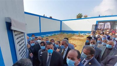 محافظ البحيرة يفتتح وحدة قروية و40 محلاً تجارياً بأبو حمص