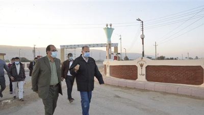 محافظ أسيوط يتفقد أعمال تطوير قرى الزرابي والبلايزة ودكران|صور
