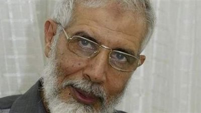 شاهد بمحاكمة محمود عزت: وعدوا مسلحي مكتب الإرشاد بعمرة