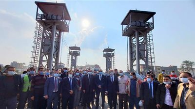 محافظ البحيرة يتفقد مشروع انشاء كوبرى سطحي للسيارات بأبو حمص