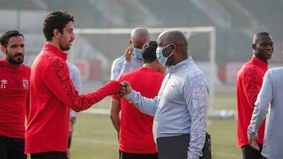 طاهر محمد طاهر ينتظم في المران الجماعي للأهلي