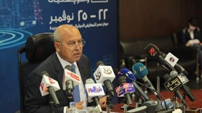 وزير النقل يكشف تفاصيل خطة تحويل وإحلال السيارات للعمل بالغاز