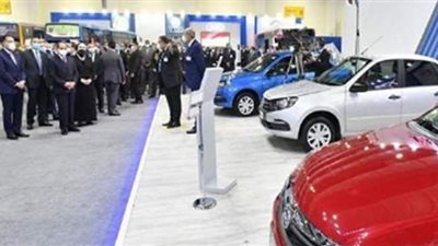 لحظة افتتاح السيسي معرض تكنولوجيا تحويل وإحلال المركبات للعمل بالغاز | فيديو
