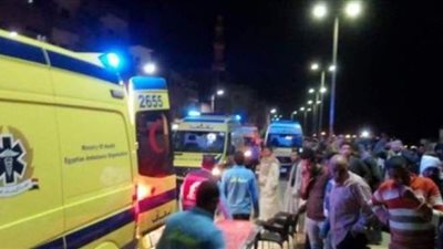 إصابة 5 أشخاص في تصادم سيارة نقل بـ