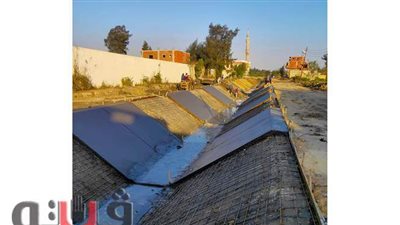 استمرار العمل في تبطين الترع في التل الكبير بالإسماعيلية | صور