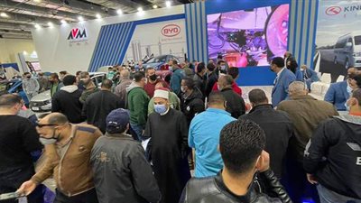 زحام وتكدس على معرض إحلال السيارات وتحويلها للغاز | فيديو وصور