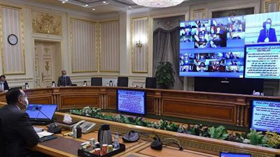 آخر قرارات رئيس الوزراء.. مُتابعة على مدار اليوم لتوافر الأُكسجين في المستشفيات.. تطبيق الإجراءات الاحترازية في المولات والمطاعم والكافيهات دون تهاون