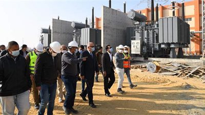 محافظ قنا: تشغيل محطة محولات نجع حمادي الجديدة في يونيو | صور