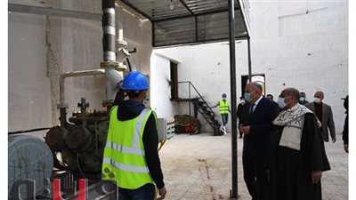 محافظ قنا يفتتح ٤ مصانع جديدة بمنطقة 