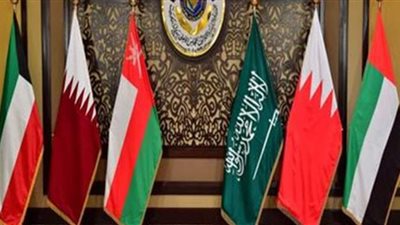 قمة العلا الاستثنائية.. مصالحة خليجية برعاية كويتية.. فتح الأجواء أمام الدوحة.. عناق حار بين تميم وبن سلمان.. وشكري بالسعودية