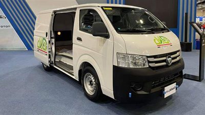 المعلم والكبير.. ألقاب ميكروباصات الركاب والبضائع بمعرض إحلال السيارات | فيديو