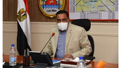 محافظ مطروح يلتقي لجنة البت في طلبات تقنين أراضي الدولة