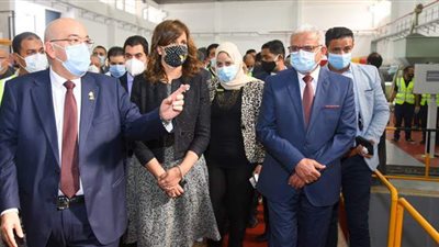 وزيرة الهجرة تشارك في افتتاح مصنع لألواح الألمونيوم المعزولة بالسويس