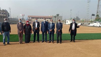 رئيس جامعة بنها يتفقد مشروع تجديد الملاعب ونادي أعضاء هيئة التدريس