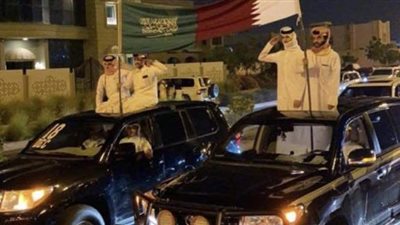 بعد فتح الأجواء بين السعودية وقطر.. المصالحة الخليجية تشعل تويتر | صور
