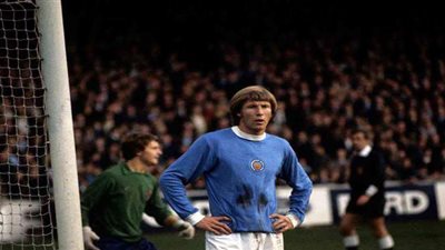 وفاة كولين بيل نجم منتخب إنجلترا ومانشستر سيتي السابق