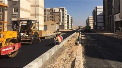 بدء أعمال رصف طريق شمال المطار بمدينة 6 أكتوبر الجديدة