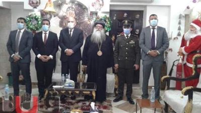 محافظ قنا يهنئ الأنبا تكلا بعيد الميلاد المجيد|صور