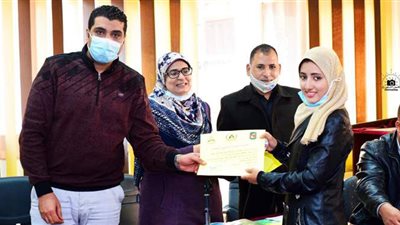 تسليم شهادات إتمام التدريب لـ240 متدربا في سوهاج