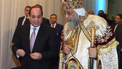فرانس 24: السيسي لا يفوت أي فرصة للظهور بجانب البابا تواضروس