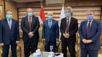 الأطباء: معاشات أسر 