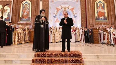 السيسي يهنىء البابا تواضروس بعيد الميلاد.. يؤكد وحدة شعب مصر.. كافة الأديان تدعو لنشر قيم المحبة والمساواة.. ويحذر من أهل الشر