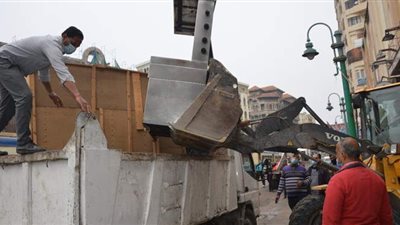 46 ألف غرامة مالية وغلق 11 محلا لعدم التزامهم بالإجراءات الاحترازية بالإسكندرية