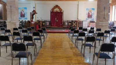 بدء قداس صلاة عيد الميلاد برئاسة الأنبا بيمن بإيبارشية نقادة | صور