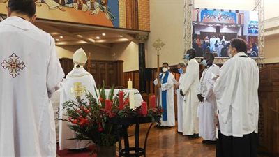 إقامة قداس عيد الميلاد بالبطرسية في قنا وسط إجراءات احترازية | فيديو