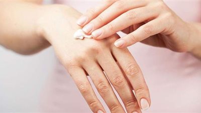 وصفات طبيعية لتبييض اليدين في الحال