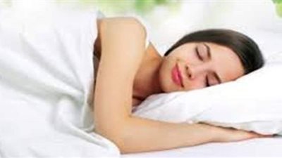 تفسير حلم تقبيل الزوجة لزوجها المتوفي في المنام وعلاقته بالفرج