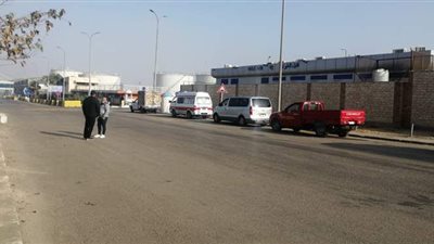 توافد أسر ضحايا المصريين بالسعودية على مطار القاهرة لاستقبال الجثامين