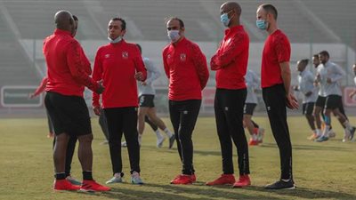 موسيماني يجتمع بالجهاز المعاون