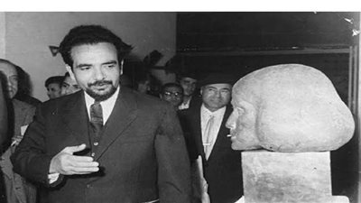 103 أعوام على ميلاد جمال السجيني.. الفنان الذي ألقى تماثيله في النيل احتجاجا على تجاهله