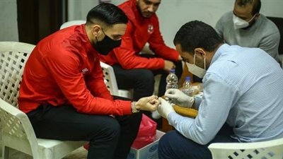رئيس اللجنة الطبية بالأهلي: الأشعة والتحاليل غير جازمة بإصابة اللاعب بكورونا | فيديو