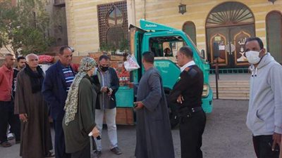 حملات لإزالة إشغالات الباعة الجائلين بسفاجا | صور