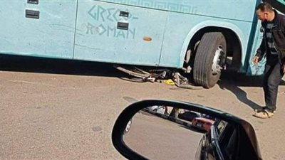 أتوبيس يدهس طفلا على طريق الإسماعيلية الدائري | صور