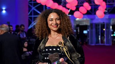 غالية بن علي تعود للقاهرة وترفض إقامة حفلات | صور