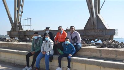 12 صورة ترصد الاحتفال بعيد الميلاد في شوارع إسنا بالأقصر