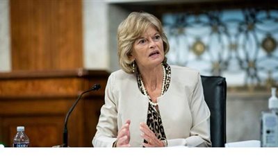 عضوة بالكونجرس الأمريكي تحث ترامب على الاستقالة