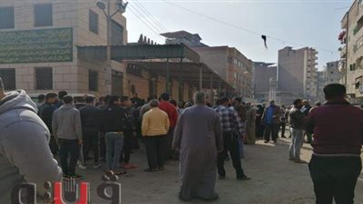 توفي بعدها بـ 10 دقائق.. الأهالي يودعون رجلا مات حزناً على وفاة زوجته بالغربية | صور