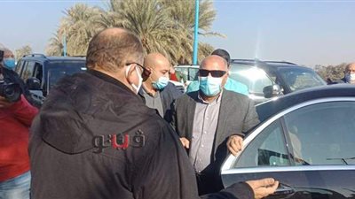 وزير النقل يصل أسيوط لتفقد محور ديروط الحر